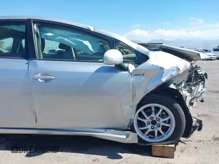 2014 Toyota Prius Two with VIN JTDZN3EU5EJ008179, listed as a IAAI auction lot 42374243 with Not provided miles and . Bid and sale history available at DreamBid. Image 17.