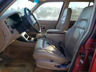 1997 Ford Explorer XL z VIN 1FMDU32E7VZB27827, wystawiony jako Copart lot #88686485 z przebiegiem 237 485 mil mil oraz Szkoda całkowita • Salvage title. Historia ofert i sprzedaży dostępna na DreamBid. Obrazek 7.