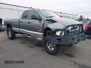 2005 Dodge 3500 SLT z VIN 3D7LS38C25G773780, wystawiony jako IAAI lot #41580108 z przebiegiem 195 662 mil mil oraz . Historia ofert i sprzedaży dostępna na DreamBid. Obrazek 1.