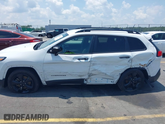 2016 Jeep Cherokee Sport with VIN 1C4PJLAB1GW336793, listed as a IAAI auction lot 42437118 with 8,424 mi miles and . Bid and sale history available at DreamBid. Image 15.