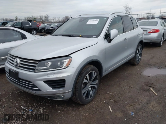 2017 Volkswagen Touareg Wolfsburg Edition с VIN WVGRF7BP3HD004486, выставлен на аукционе IAAI как лот 41759564 с пробегом 90 722 миль миль и . История ставок и продаж доступна на DreamBid. Изображение 2.