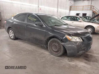 2008 Toyota Camry LE z VIN 4T1BE46K68U201783, wystawiony jako IAAI lot #42126347 z przebiegiem 159 405 mil mil oraz . Historia ofert i sprzedaży dostępna na DreamBid. Obrazek 1.