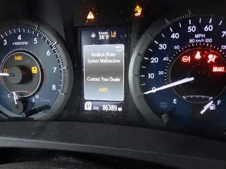 2019 Toyota Sienna XLE Auto Access Seat with VIN 5TDYZ3DC1KS979476, listed as a IAAI auction lot 41828688 with 86,389 mi miles. Bid and sale history available at carsss.com. Image 15.