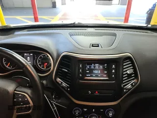 2017 Jeep Cherokee Altitude с VIN 1C4PJLABXHW654364, выставлен на аукционе IAAI как лот 42723300 с пробегом 107 408 миль миль и . История ставок и продаж доступна на DreamBid. Изображение 24.