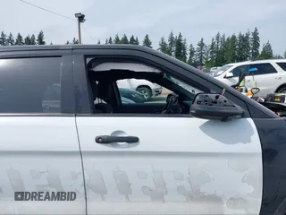 2017 Ford Police Interceptor Utility с VIN 1FM5K8AR7HGD58139, выставлен на аукционе IAAI как лот 42517057 с пробегом 91 537 миль миль и . История ставок и продаж доступна на DreamBid. Изображение 14.