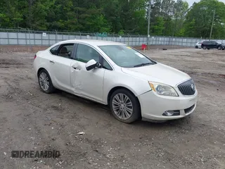 2014 Buick Verano with VIN 1G4PP5SK2E4145963, listed as a IAAI auction lot 42104486 with 121,151 mi miles. Bid and sale history available at carsss.com. Image 1.