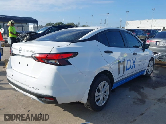 2020 Nissan Versa S with VIN 3N1CN8DV1LL813781, listed as a IAAI auction lot 41242523 with 92,021 mi miles. Bid and sale history available at carsss.com. Image 4.