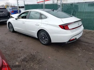 2021 Hyundai Sonata Hybrid Limited with VIN KMHL54JJ7MA031125, listed as a IAAI auction lot 41556366 with 47,562 mi miles. Bid and sale history available at carsss.com. Image 3.