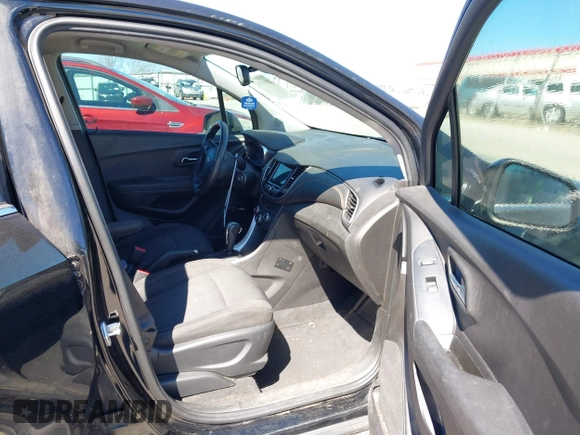 2018 Chevrolet Trax LT with VIN 3GNCJLSB7JL207622, listed as a IAAI auction lot 41693952 with 79,403 mi miles and . Bid and sale history available at carsss.com. Image 5.