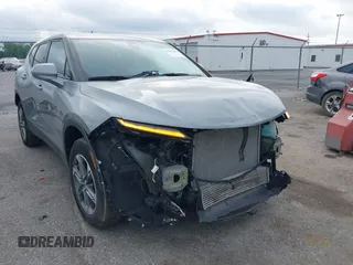 2023 Chevrolet Blazer LT с VIN 3GNKBCR40PS195683, выставлен на аукционе IAAI как лот 42183902 с пробегом 32 552 миль миль и . История ставок и продаж доступна на DreamBid. Изображение 6.