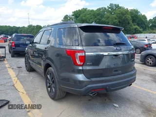 2018 Ford Explorer XLT z VIN 1FM5K7D83JGC51303, wystawiony jako IAAI lot #42456171 z przebiegiem 110 155 mil mil oraz . Historia ofert i sprzedaży dostępna na DreamBid. Obrazek 3.