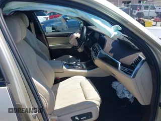 2019 BMW X5 xDrive40i z VIN 5UXCR6C54KLL62006, wystawiony jako IAAI lot #42149795 z przebiegiem 57 470 mil mil oraz . Historia ofert i sprzedaży dostępna na DreamBid. Obrazek 5.
