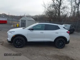 2024 Buick Encore GX Sport Touring с VIN KL4AMESL7RB024739, выставлен на аукционе IAAI как лот 41600883 с пробегом 3 481 миль миль и . История ставок и продаж доступна на DreamBid. Изображение 14.