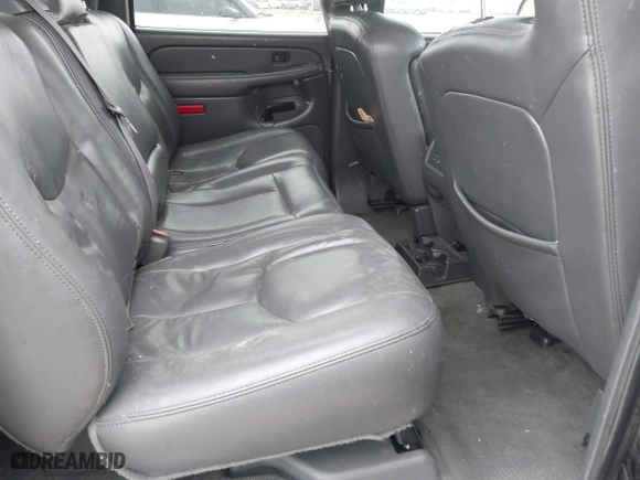 2005 Chevrolet Silverado 1500 LS with VIN 2GCEK13T551184097, listed as a IAAI auction lot 41598653 with 218,461 mi miles. Bid and sale history available at carsss.com. Image 8.
