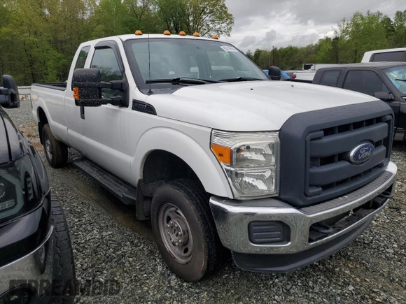 2015 Ford F-250 XLT with VIN 1FT7X2B6XFEA74111, listed as a Copart auction lot 52918695 with 114,522 mi miles and Salvage title. Bid and sale history available at DreamBid. Image 4.