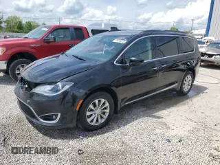2017 Chrysler Pacifica Touring L z VIN 2C4RC1BG0HR771798, wystawiony jako Copart lot #55078345 z przebiegiem 101 433 mil mil oraz Szkoda całkowita • Salvage title. Historia ofert i sprzedaży dostępna na DreamBid. Obrazek 1.