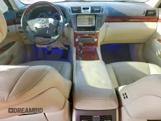 2011 Lexus LS 460 z VIN JTHBL5EF1B5102521, wystawiony jako Copart lot #51530065 z przebiegiem Nie podano mil oraz Szkody całkowita. Historia ofert i sprzedaży dostępna na DreamBid. Obrazek 8.