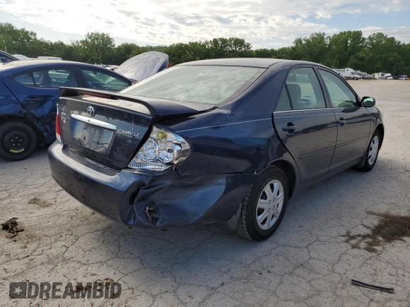 2005 Toyota Camry STD z VIN 4T1BE32K15U062271, wystawiony jako Copart lot #55957155 z przebiegiem 187 231 mil mil oraz Szkoda całkowita • Salvage title. Historia ofert i sprzedaży dostępna na DreamBid. Obrazek 3.