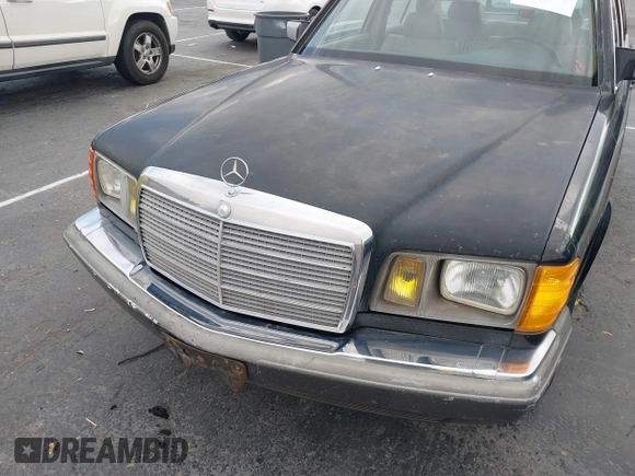 1983 Mercedes-Benz 300 SD z VIN WDBCB20A7DB045764, wystawiony jako IAAI lot #41504450 z przebiegiem 169 882 mil mil oraz . Historia ofert i sprzedaży dostępna na DreamBid. Obrazek 6.