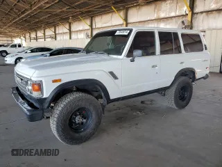 1983 Toyota Land Cruiser z VIN JT3FJ60G6D0065114, wystawiony jako Copart lot #70648014 z przebiegiem 176 757 mil mil oraz Czysty tytuł • Clean title. Historia ofert i sprzedaży dostępna na DreamBid. Obrazek 1.