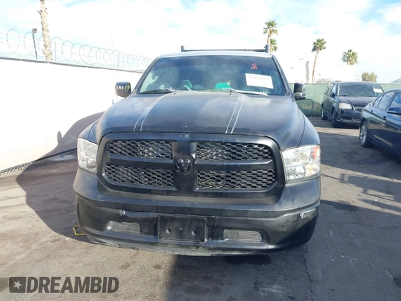 2016 Ram 1500 Express z VIN 1C6RR6FG7GS382649, wystawiony jako IAAI lot #41499053 z przebiegiem 97 531 mil mil oraz . Historia ofert i sprzedaży dostępna na DreamBid. Obrazek 6.
