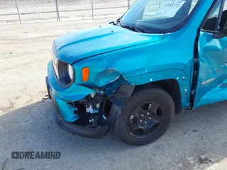 2020 Jeep Renegade Sport with VIN ZACNJAAB1LPL35899, listed as a IAAI auction lot 41585272 with 17,860 mi miles and . Bid and sale history available at carsss.com. Image 6.