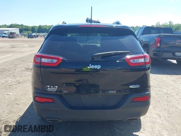 2017 Jeep Cherokee Latitude z VIN 1C4PJMCS4HW582693, wystawiony jako IAAI lot #42642337 z przebiegiem 49 839 mil mil oraz . Historia ofert i sprzedaży dostępna na DreamBid. Obrazek 16.