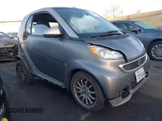 2013 Smart fortwo Pure with VIN WMEEJ3BA8DK622450, listed as a IAAI auction lot 41801458 with 259,210 mi miles. Bid and sale history available at carsss.com. Image 1.