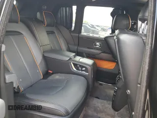 2019 Rolls-Royce Cullinan z VIN SLA689X51KU113872, wystawiony jako Copart lot #65135234 z przebiegiem Nie podano mil oraz Szkody całkowita. Historia ofert i sprzedaży dostępna na DreamBid. Obrazek 11.