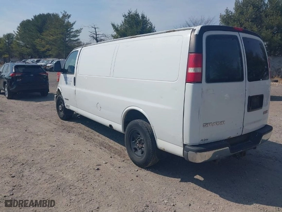 2005 GMC Savana Cargo Van Y3H Paratransit with VIN 1GTHG39U551134395, listed as a IAAI auction lot 41779525 with 1 mi miles. Bid and sale history available at carsss.com. Image 1.