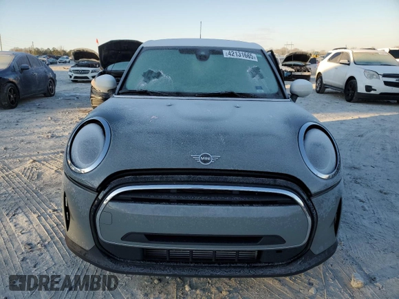 2022 MINI Hardtop 4 Door Cooper z VIN WMW33DK03N2R06435, wystawiony jako Copart lot #42131665 z przebiegiem 29 690 mil mil oraz Szkoda całkowita • Salvage title. Historia ofert i sprzedaży dostępna na DreamBid. Obrazek 5.