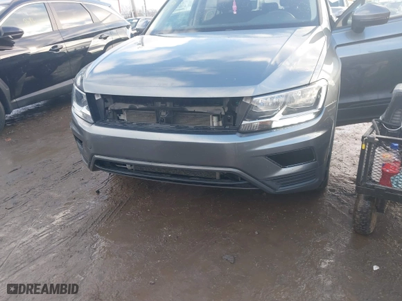 2021 Volkswagen Tiguan S with VIN 3VV1B7AX9MM075450, listed as a IAAI auction lot 41509295 with 69,097 mi miles. Bid and sale history available at carsss.com. Image 18.