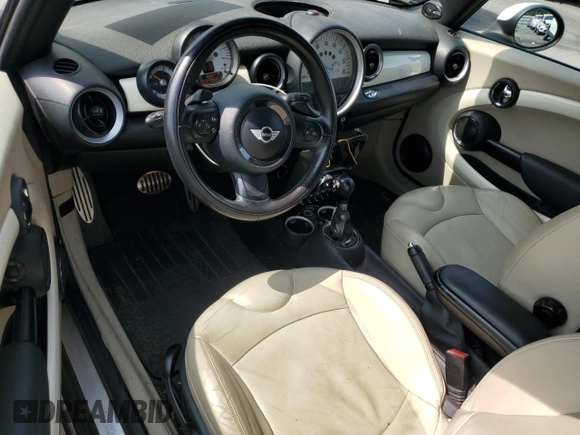 2012 MINI Convertible S с VIN WMWZP3C57CT249682, выставлен на аукционе Copart как лот 60535295 с пробегом 135 298 миль миль и Чистый • Clean title. История ставок и продаж доступна на DreamBid. Изображение 8.