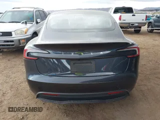 2024 Tesla Model 3 z VIN 5YJ3E1EA3RF771010, wystawiony jako IAAI lot #41738109 z przebiegiem 8 493 mil mil oraz . Historia ofert i sprzedaży dostępna na DreamBid. Obrazek 16.