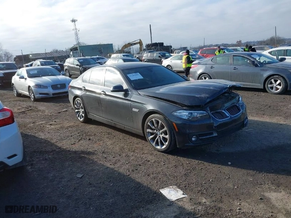 2015 BMW 5 Series 528i xDrive with VIN WBA5A7C55FG142666, listed as a IAAI auction lot 41183686 with 118,325 mi miles. Bid and sale history available at carsss.com. Image 1.