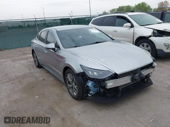 2020 Hyundai Sonata SEL z VIN 5NPEL4JA7LH053779, wystawiony jako IAAI lot #42133140 z przebiegiem 67 705 mil mil oraz . Historia ofert i sprzedaży dostępna na DreamBid. Obrazek 1.