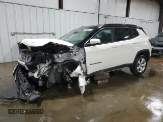 2019 Jeep Compass Altitude z VIN 3C4NJDBBXKT656785, wystawiony jako Copart lot #59485815 z przebiegiem 85 940 mil mil oraz Szkoda całkowita • Salvage title. Historia ofert i sprzedaży dostępna na DreamBid. Obrazek 1.