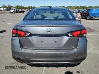 2020 Nissan Versa S z VIN 3N1CN8DV7LL877999, wystawiony jako Copart lot #59508335 z przebiegiem 69 043 mil mil oraz Czysty tytuł • Clean title. Historia ofert i sprzedaży dostępna na DreamBid. Obrazek 6.