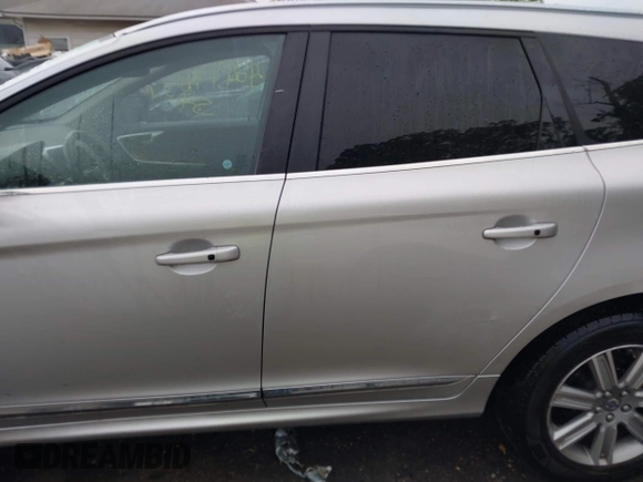 2017 Volvo XC60 Inscription с VIN YV440MRU6H2177633, выставлен на аукционе IAAI как лот 42179657 с пробегом 133 422 миль миль и . История ставок и продаж доступна на DreamBid. Изображение 15.