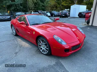 2007 Ferrari 599 z VIN ZFFFC60A870153007, wystawiony jako Copart lot #87106644 z przebiegiem 13 264 mil mil oraz Tytuł czysty. Historia ofert i sprzedaży dostępna na DreamBid. Obrazek 1.
