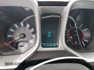 2010 Chevrolet Camaro 2LT z VIN 2G1FC1EV0A9165381, wystawiony jako Copart lot #60524125 z przebiegiem 223 056 mil mil oraz Szkoda całkowita • Salvage title. Historia ofert i sprzedaży dostępna na DreamBid. Obrazek 9.