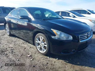 2014 Nissan Maxima SV z VIN 1N4AA5AP3EC477866, wystawiony jako IAAI lot #41102763 z przebiegiem 106 521 mil mil oraz . Historia ofert i sprzedaży dostępna na DreamBid. Obrazek 1.