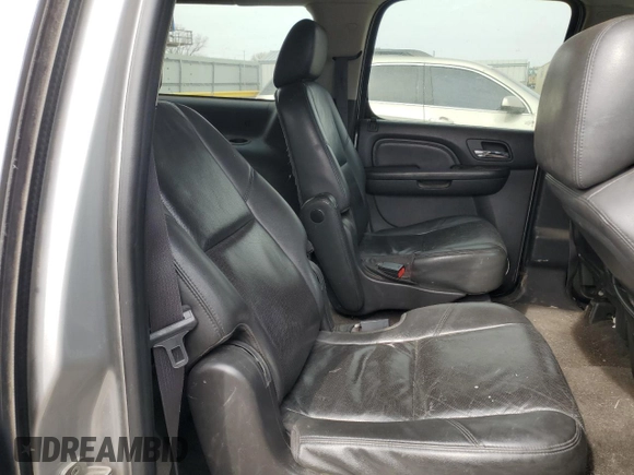 2011 GMC Yukon XL Denali z VIN 1GKS2MEF7BR330261, wystawiony jako Copart lot #45718605 z przebiegiem 158 271 mil mil oraz Szkoda całkowita • Salvage title. Historia ofert i sprzedaży dostępna na DreamBid. Obrazek 11.