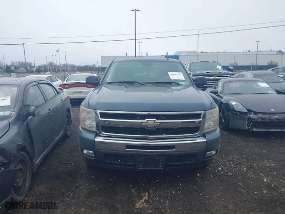 2011 Chevrolet Silverado 1500 LT with VIN 1GCRCSE0XBZ269267, listed as a IAAI auction lot 41887946 with 88,439 mi miles. Bid and sale history available at carsss.com. Image 13.