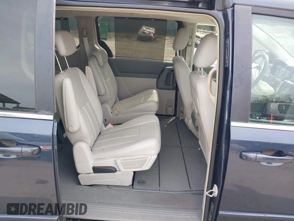 2008 Chrysler Town & Country Touring with VIN 2A8HR54P18R612733, listed as a IAAI auction lot 42113549 with 28,437 mi miles and . Bid and sale history available at carsss.com. Image 8.
