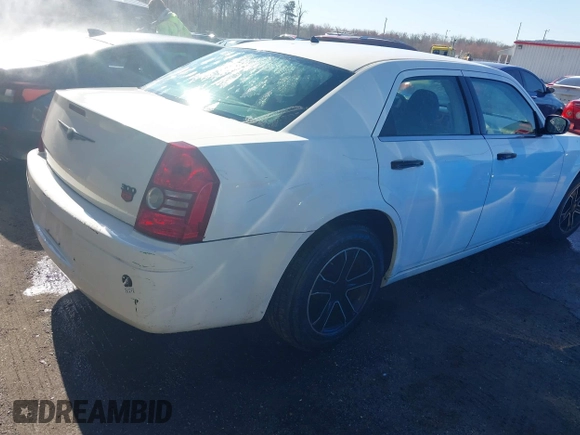 2008 Chrysler 300 LX with VIN 2C3KA43R58H155212, listed as a IAAI auction lot 41812362 with 195,184 mi miles. Bid and sale history available at carsss.com. Image 4.