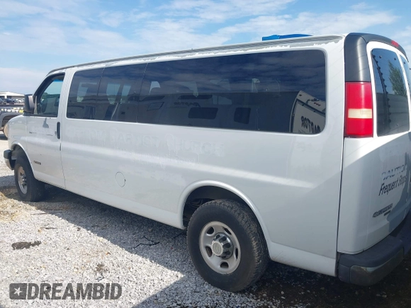 2006 Chevrolet Express Passenger with VIN 1GAHG39U161100741, listed as a IAAI auction lot 42606645 with Not provided miles and . Bid and sale history available at DreamBid. Image 3.