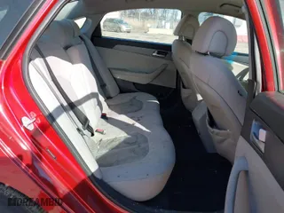 2016 Hyundai Sonata 2.4L SE with VIN 5NPE24AF5GH308207, listed as a IAAI auction lot 41733901 with 175,967 mi miles. Bid and sale history available at carsss.com. Image 8.