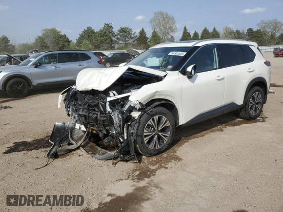 2021 Nissan Rogue SV z VIN JN8AT3BB5MW205669, wystawiony jako Copart lot #54532685 z przebiegiem 61 407 mil mil oraz Szkoda całkowita • Salvage title. Historia ofert i sprzedaży dostępna na DreamBid. Obrazek 1.
