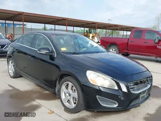 2012 Volvo S60 T5 with VIN YV1622FS6C2123121, listed as a IAAI auction lot 41912010 with 130,294 mi miles. Bid and sale history available at carsss.com. Image 1.